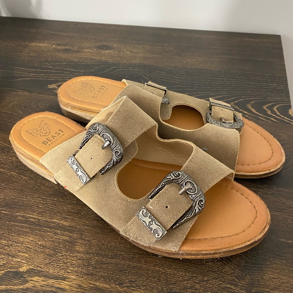 Sandals from Buckle. Size 10.
